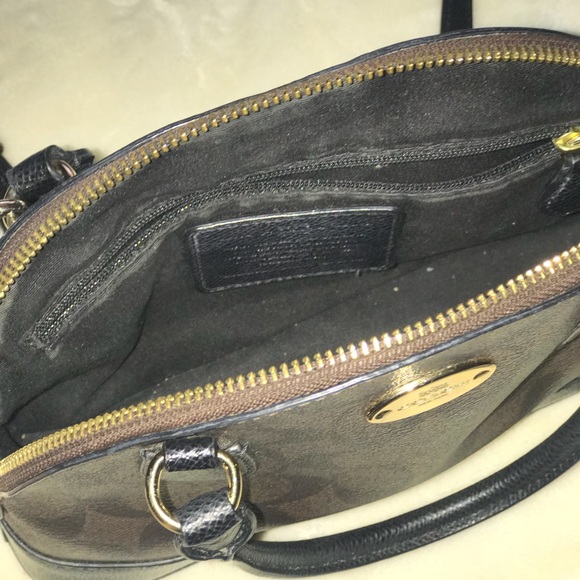 Coach purse - Picture 3 of 3